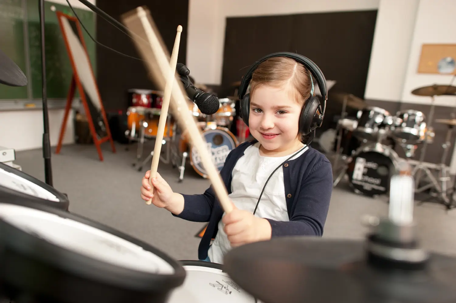 wir rocken Erfurter Kinder spielen Schlagzeug